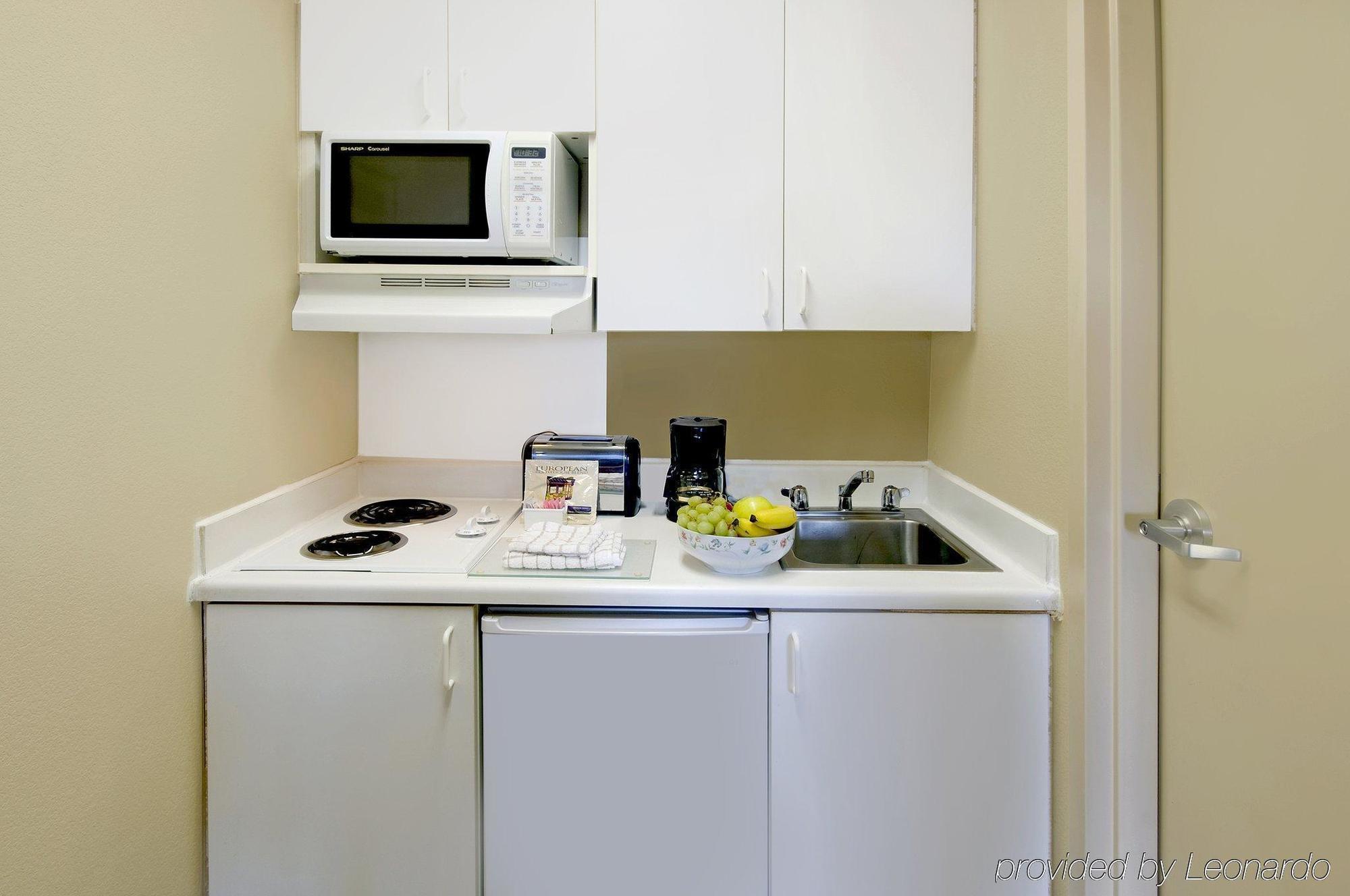 ホームタウン スタジオズ ヒューストン ウエスト オークスモーテル 部屋 写真